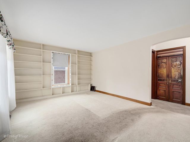 9516 Jackson Avenue, Brookfield, IL 60513