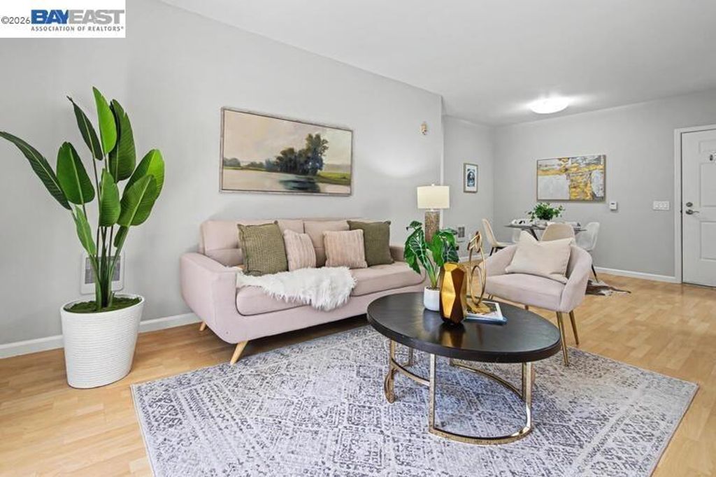 Image 16 of property listing at 401 S Norfolk St 216, San Mateo, CA 94401