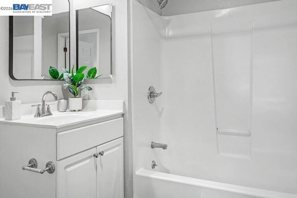 Image 22 of property listing at 401 S Norfolk St 216, San Mateo, CA 94401