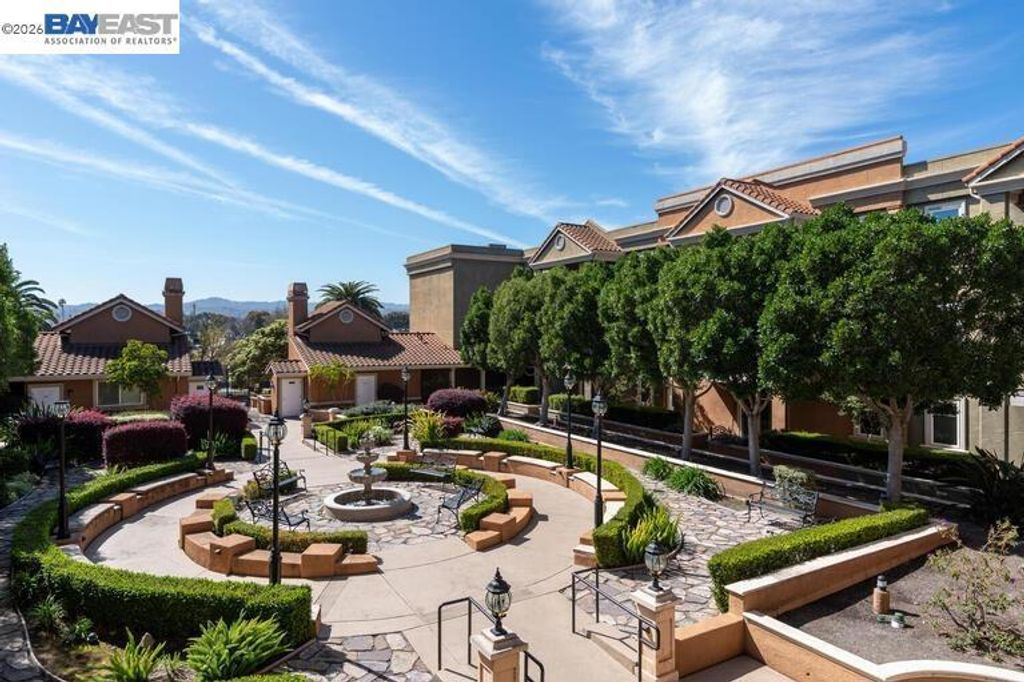 Image 33 of property listing at 401 S Norfolk St 216, San Mateo, CA 94401