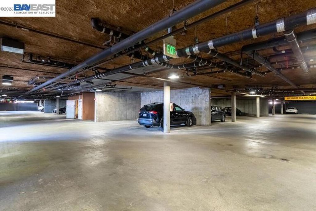 Image 38 of property listing at 401 S Norfolk St 216, San Mateo, CA 94401