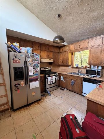3533 Ridgetop Court, Ellenwood, GA 30294