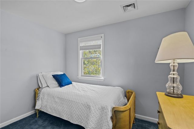 4 Read Avenue, Warren, RI 02885