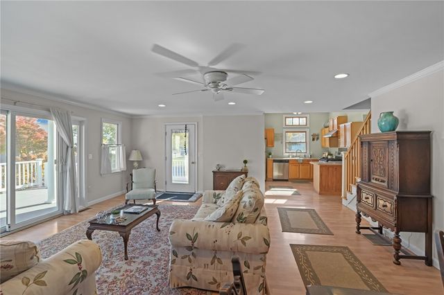 4 Read Avenue, Warren, RI 02885