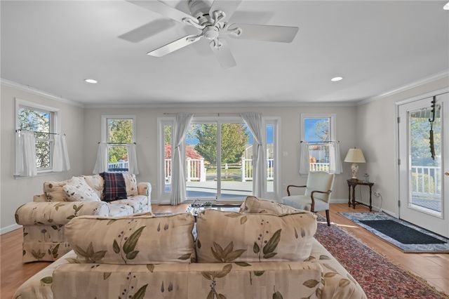 4 Read Avenue, Warren, RI 02885