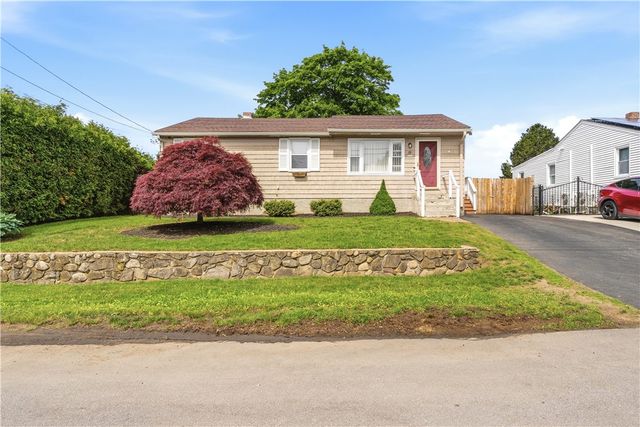 29 Dix Avenue, Johnston, RI 02919