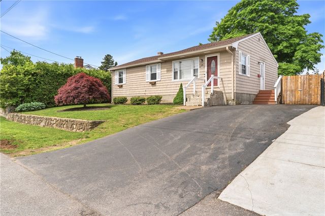 29 Dix Avenue, Johnston, RI 02919