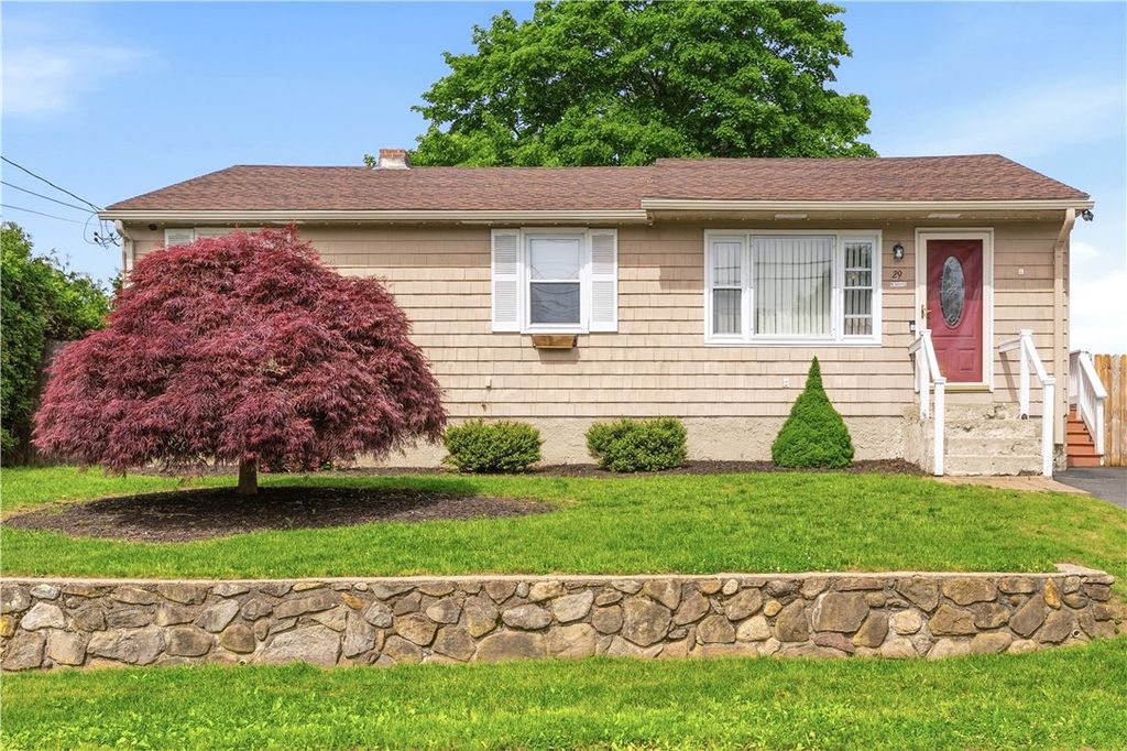 29 Dix Avenue, Johnston, RI 02919