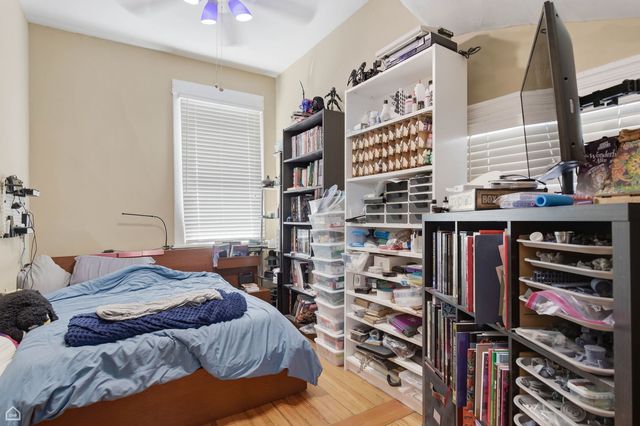 1337 W Barry Avenue, Chicago, IL 60657