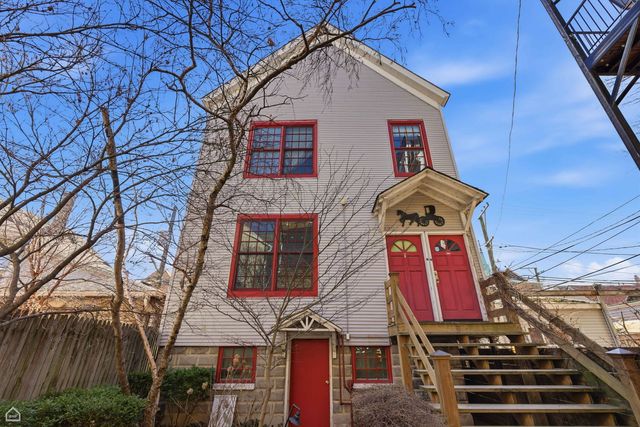 1337 W Barry Avenue, Chicago, IL 60657