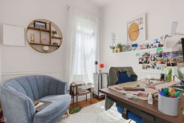 1337 W Barry Avenue, Chicago, IL 60657