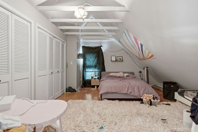 1337 W Barry Avenue, Chicago, IL 60657