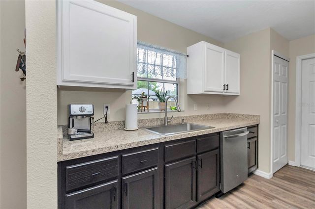 6115 NW 52ND STREET ROAD, Ocala, FL 34482