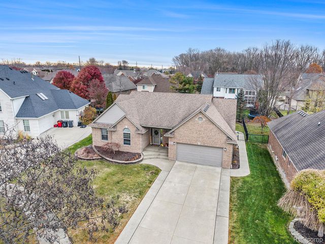 38846 Hampton Court, Harrison Charter Township, MI 48045