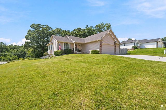 732 Fossilridge Circle, Manhattan, KS 66503