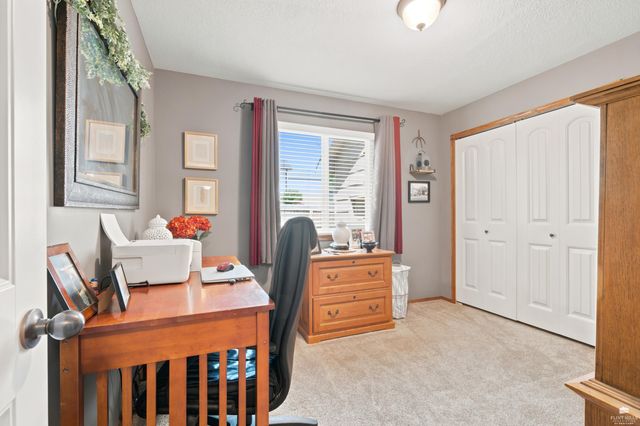 732 Fossilridge Circle, Manhattan, KS 66503