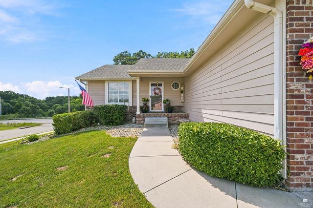 732 Fossilridge Circle, Manhattan, KS 66503