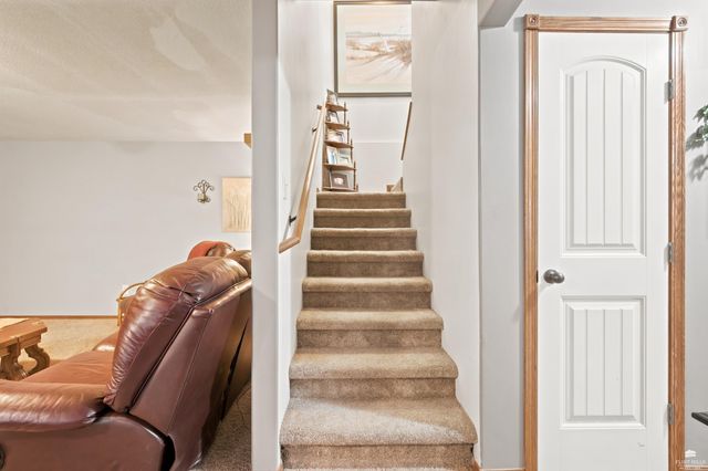 732 Fossilridge Circle, Manhattan, KS 66503