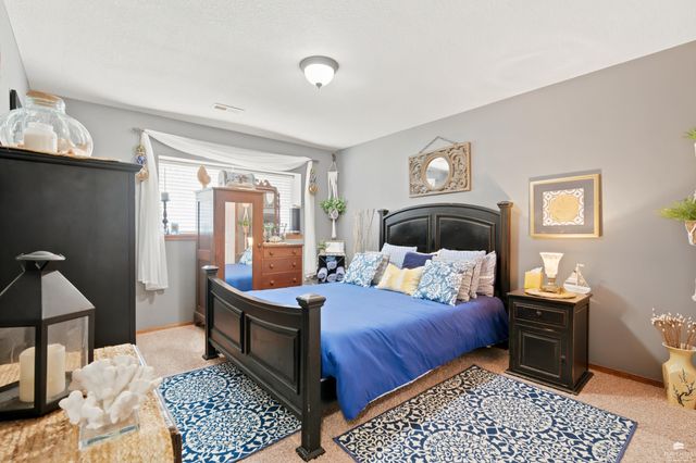 732 Fossilridge Circle, Manhattan, KS 66503