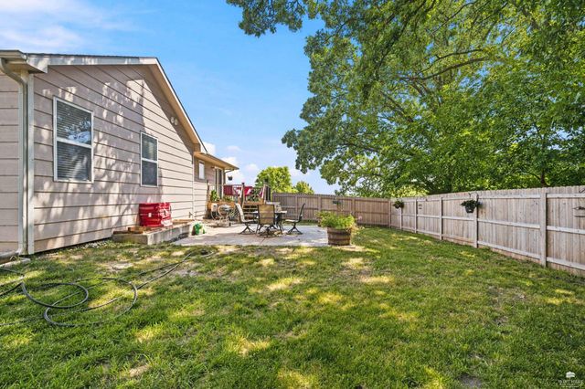 732 Fossilridge Circle, Manhattan, KS 66503