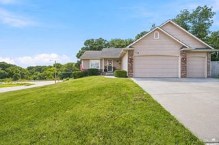 732 Fossilridge Circle, Manhattan, KS 66503