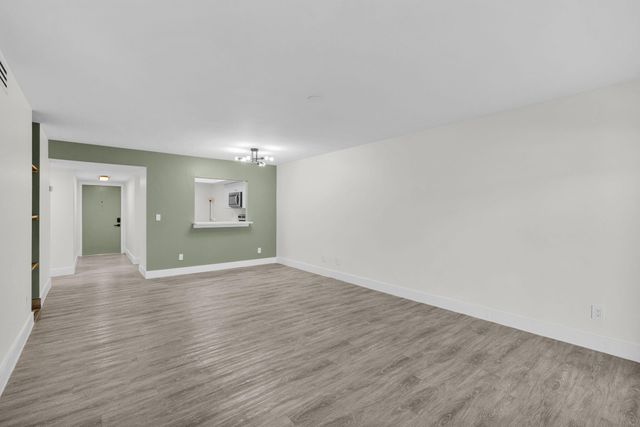2517 S 17th Street 102, Fort Pierce, FL 34982