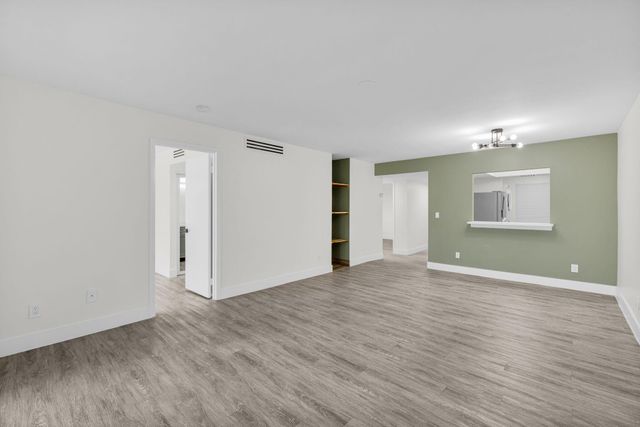 2517 S 17th Street 102, Fort Pierce, FL 34982