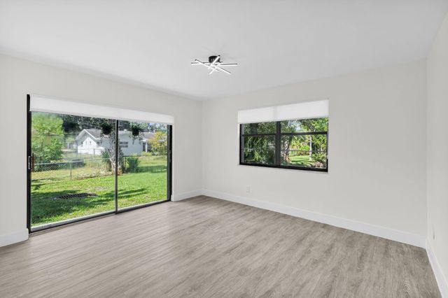 2517 S 17th Street 102, Fort Pierce, FL 34982