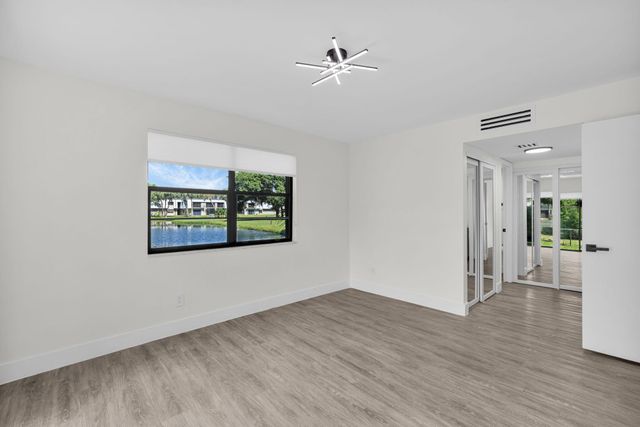 2517 S 17th Street 102, Fort Pierce, FL 34982