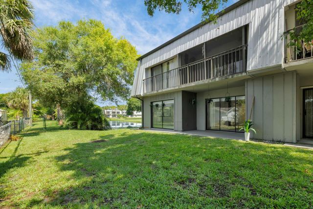 2517 S 17th Street 102, Fort Pierce, FL 34982