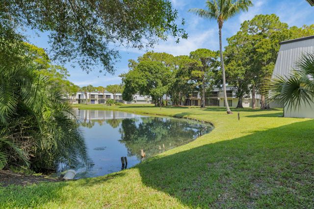 2517 S 17th Street 102, Fort Pierce, FL 34982