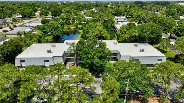 2517 S 17th Street 102, Fort Pierce, FL 34982