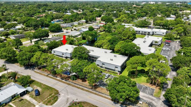 2517 S 17th Street 102, Fort Pierce, FL 34982