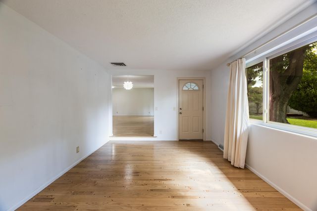 7212 CARRIVEAU Avenue NE, Albuquerque, NM 87110