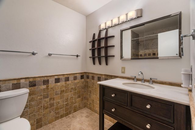 7212 CARRIVEAU Avenue NE, Albuquerque, NM 87110