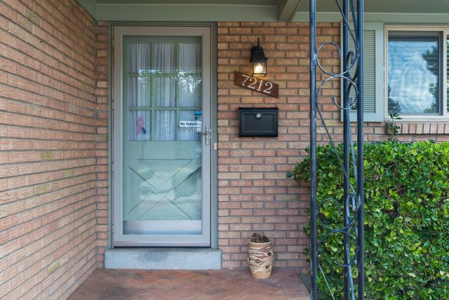 7212 CARRIVEAU Avenue NE, Albuquerque, NM 87110