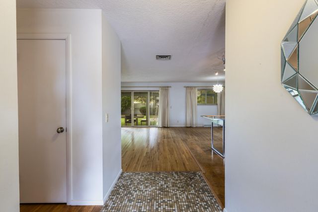 7212 CARRIVEAU Avenue NE, Albuquerque, NM 87110