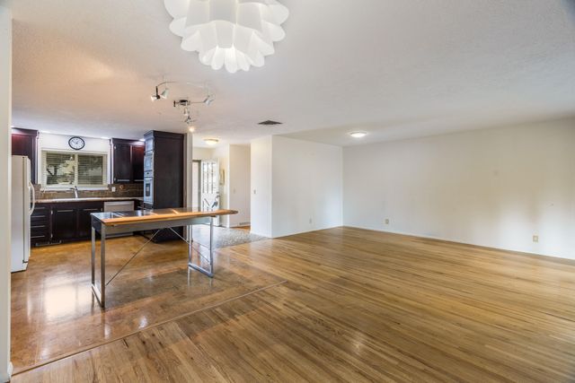 7212 CARRIVEAU Avenue NE, Albuquerque, NM 87110