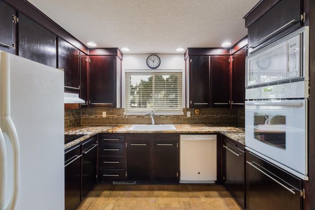 7212 CARRIVEAU Avenue NE, Albuquerque, NM 87110