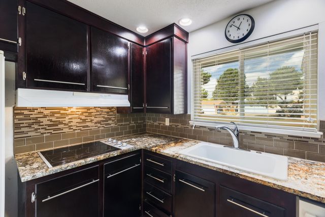 7212 CARRIVEAU Avenue NE, Albuquerque, NM 87110