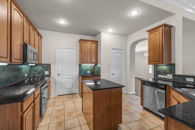 1725 Birds Eye Road, Fort Worth, TX 76177