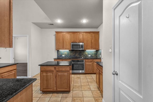 1725 Birds Eye Road, Fort Worth, TX 76177