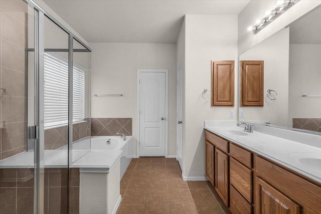 1725 Birds Eye Road, Fort Worth, TX 76177
