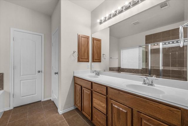 1725 Birds Eye Road, Fort Worth, TX 76177