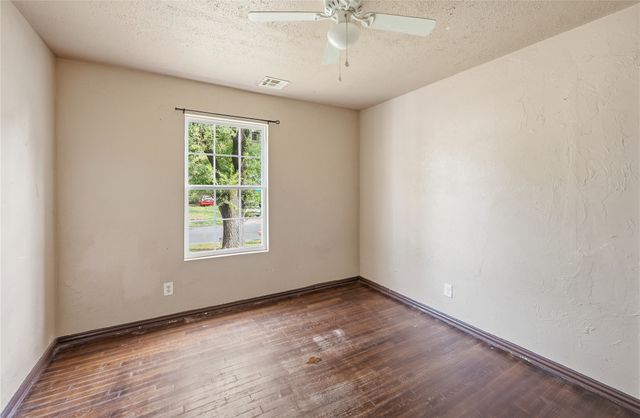 5952 E Marshall Place, Tulsa, OK 74115