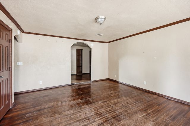 5952 E Marshall Place, Tulsa, OK 74115