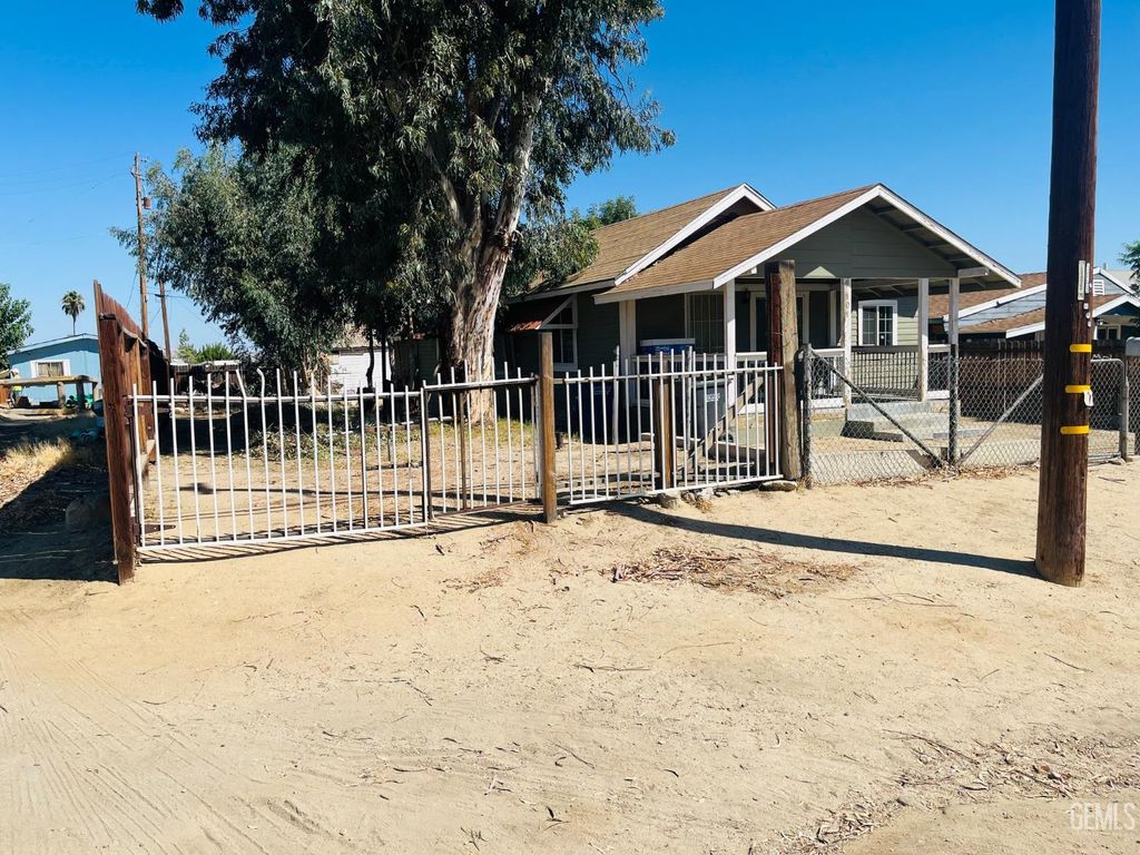 104 Pico Street, Taft, CA 93268