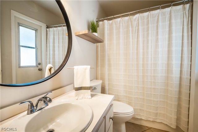 1910 NW 1st PL, Cape Coral, FL 33993