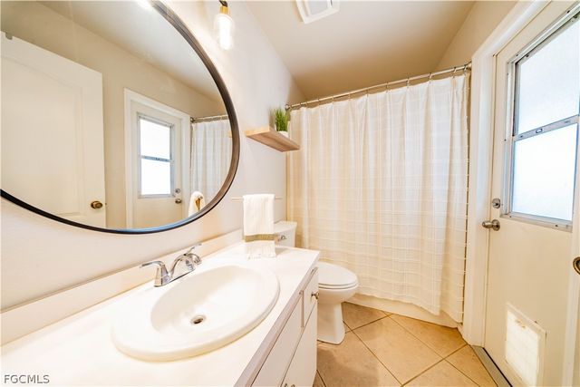 1910 NW 1st PL, Cape Coral, FL 33993