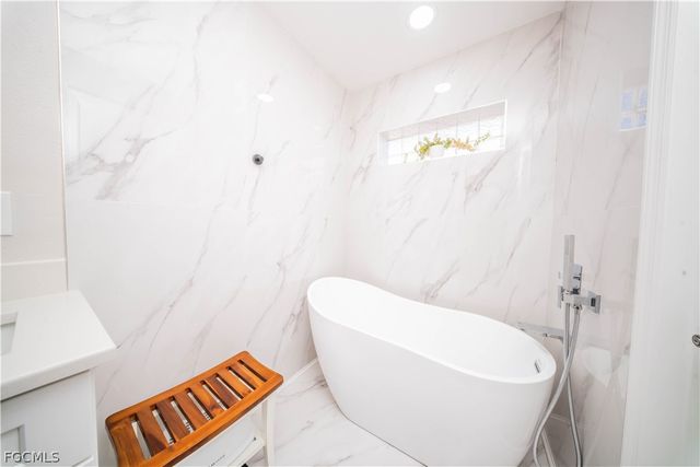 1910 NW 1st PL, Cape Coral, FL 33993